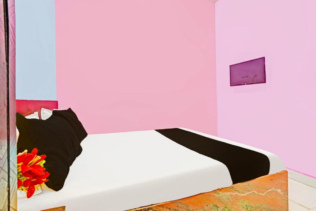 Photo of Bedroom in Prabhadevi