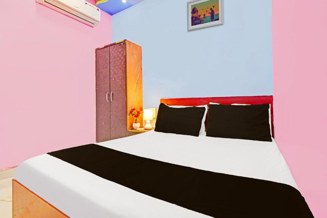 Photo of Bedroom in Prabhadevi