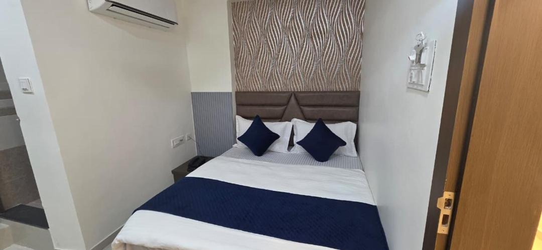 Photo of Bedroom in Mahesana