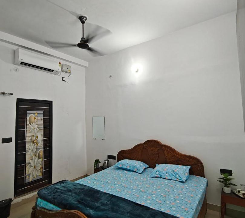 Photo of Bedroom in Mahmoorganj