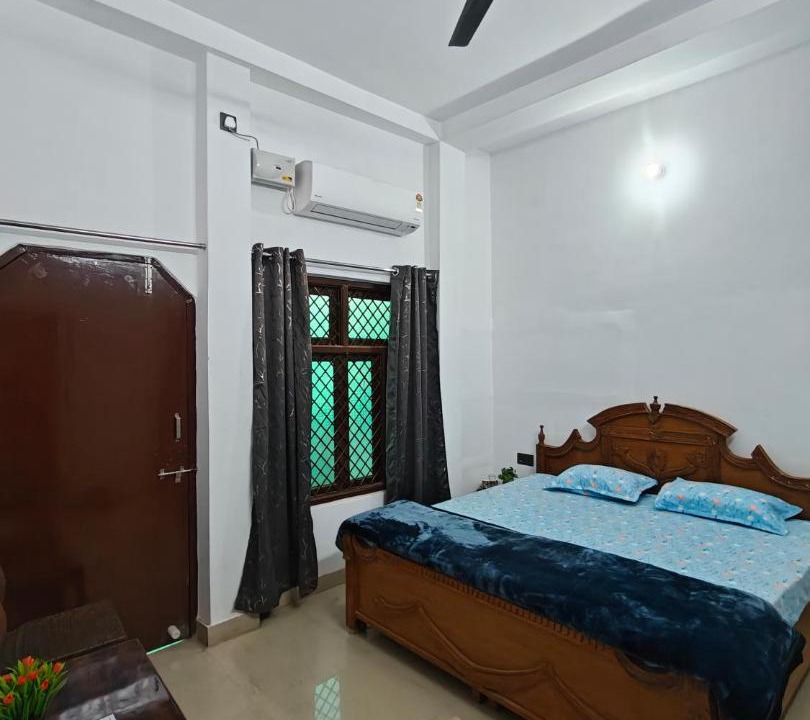 Photo of Bedroom in Mahmoorganj