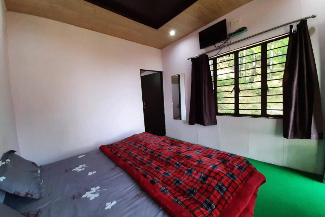Photo of Bedroom in Lansdowne