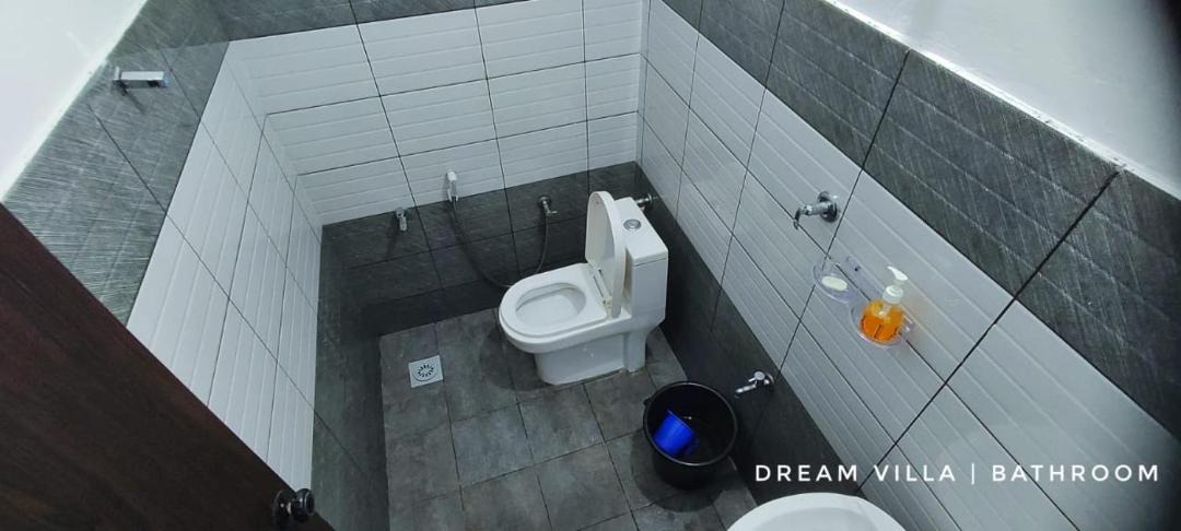 Photo of Bathroom in Vayittiri