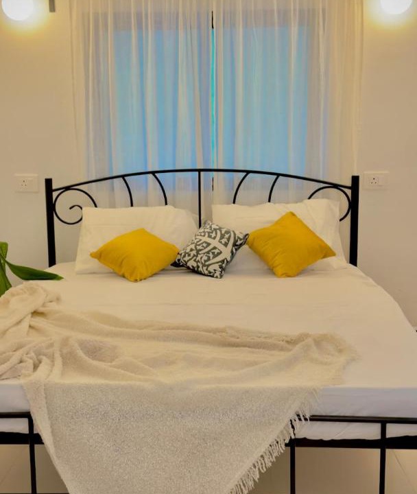Photo of Bedroom in Mandve