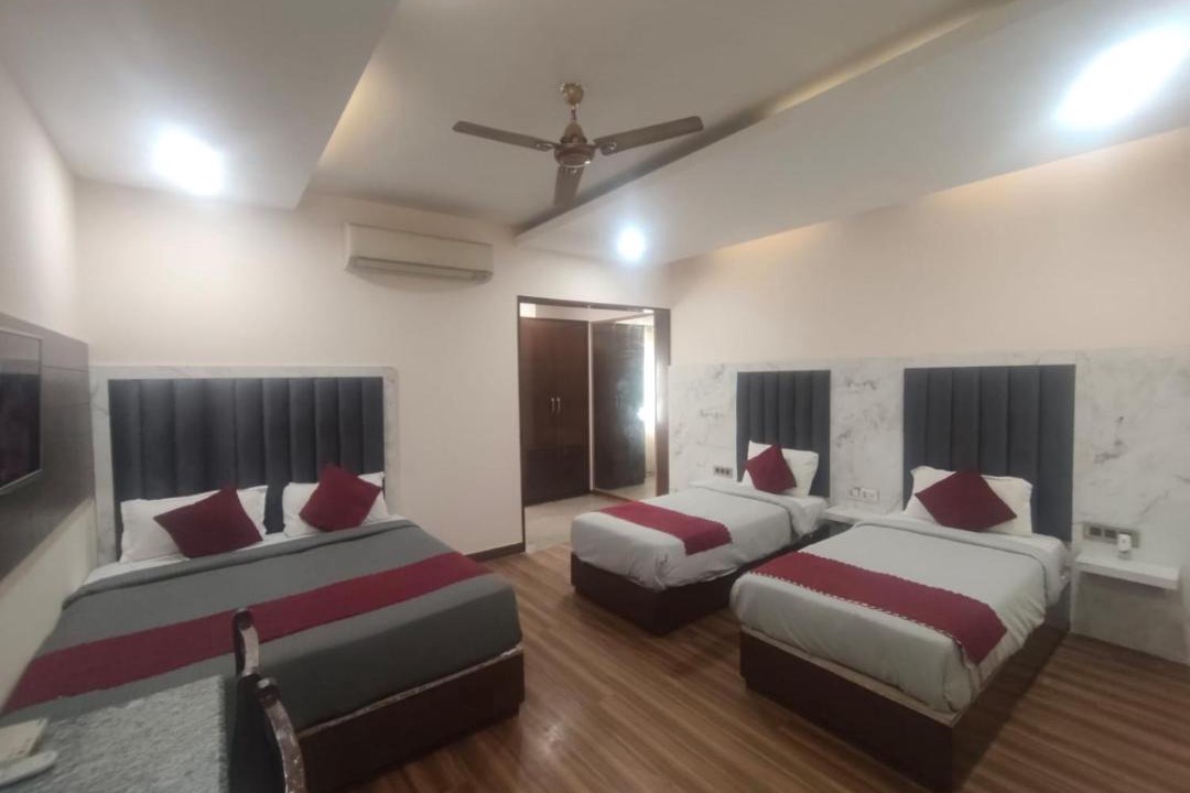 Photo of Bedroom in Taj Ganj