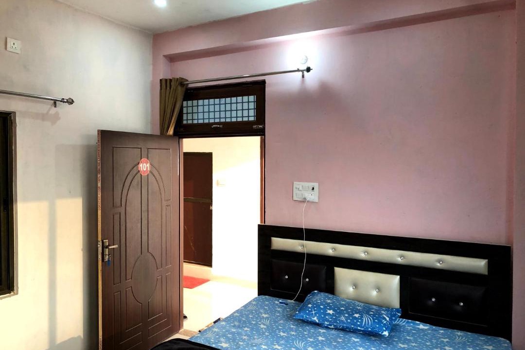 Photo of Bedroom in Jhusi