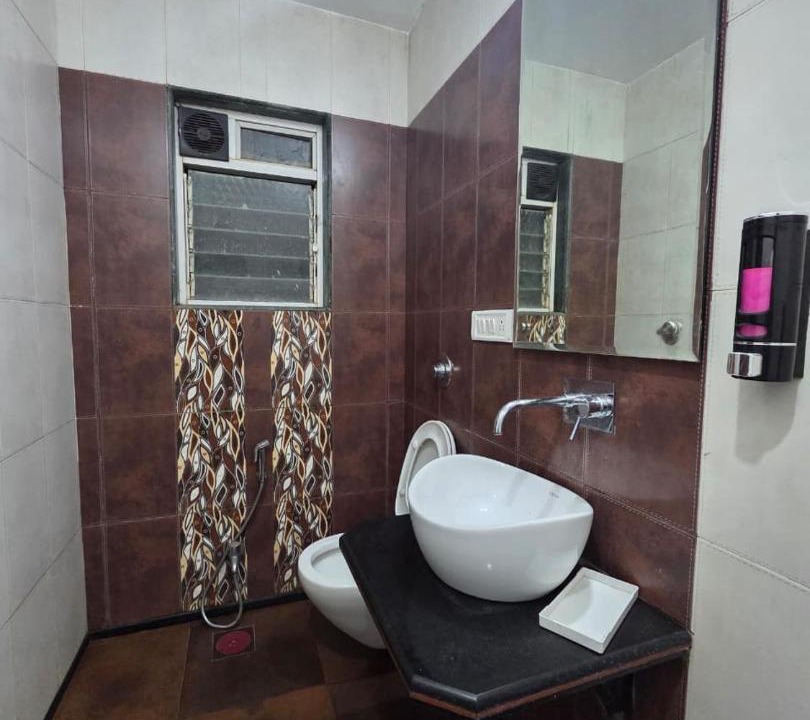 Photo of Bathroom in Mahabaleshwar
