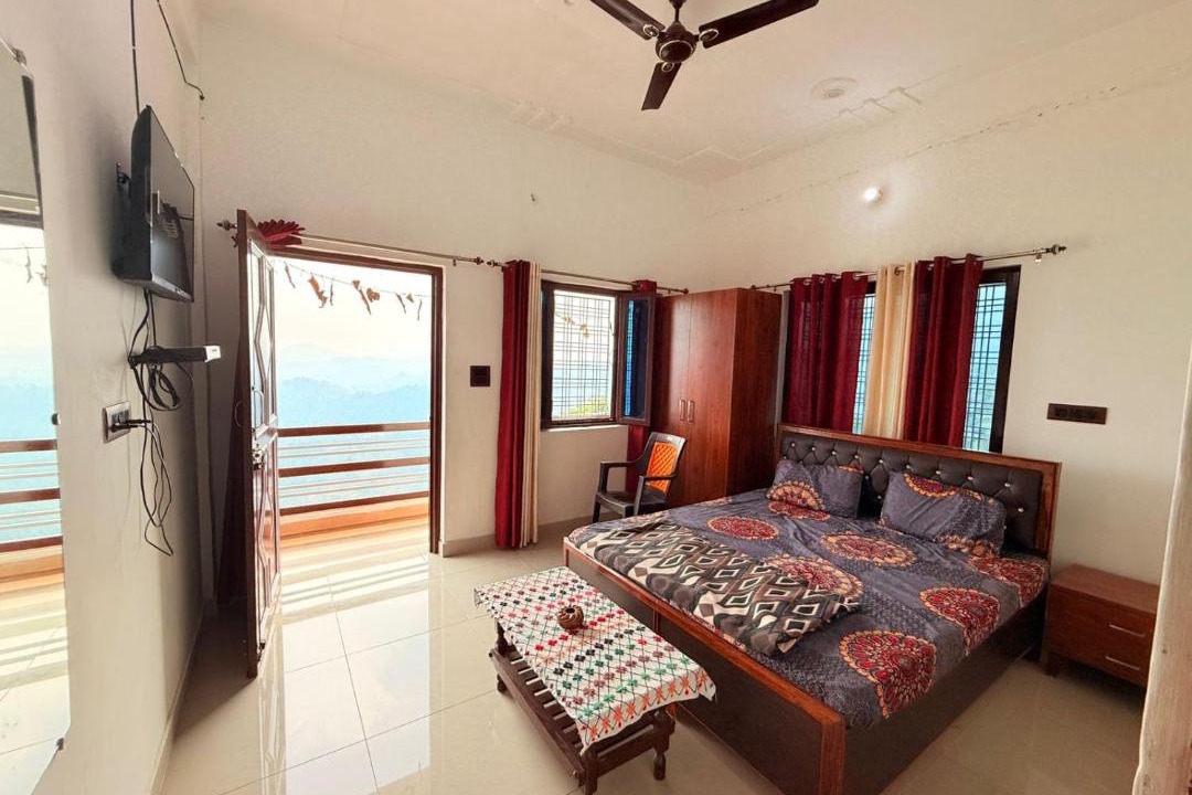 Photo of Bedroom in Lansdowne