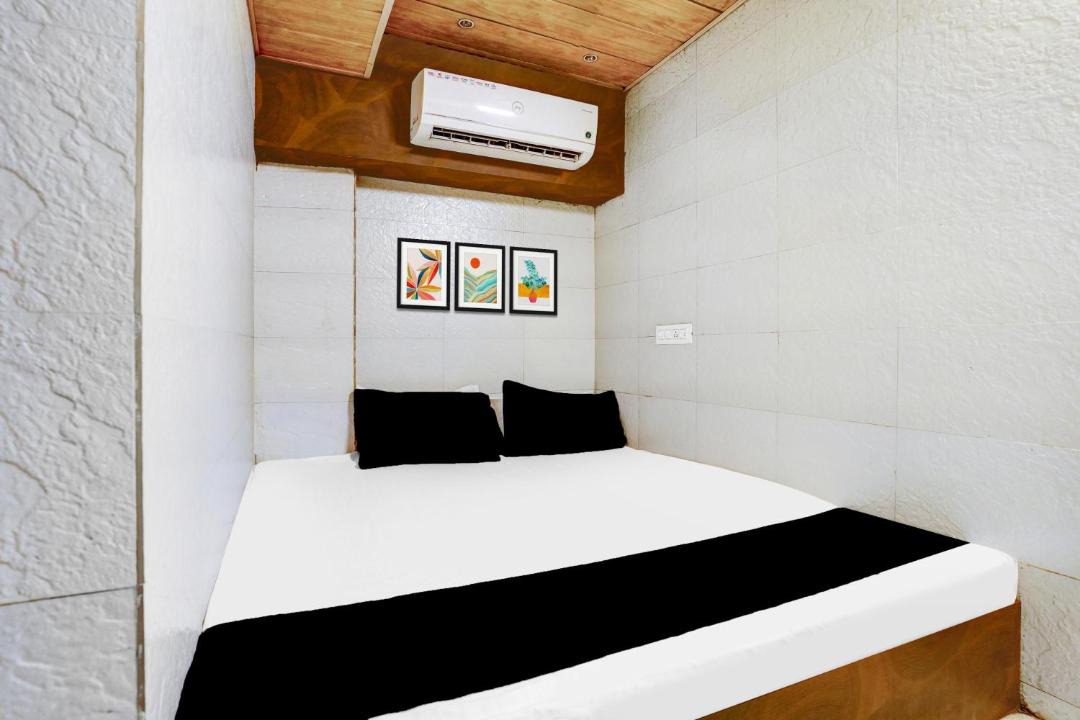 Photo of Bedroom in Amarnath