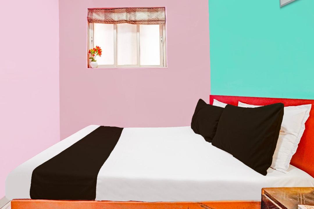Photo of Bedroom in Prabhadevi