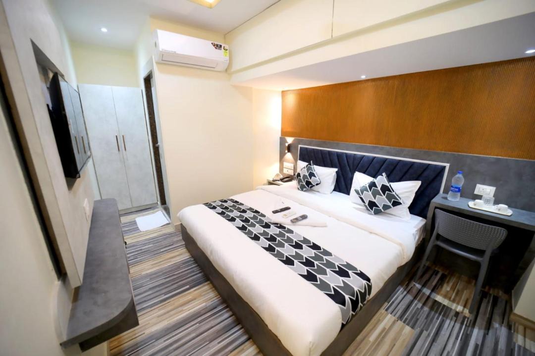 Photo of Bedroom in Versova