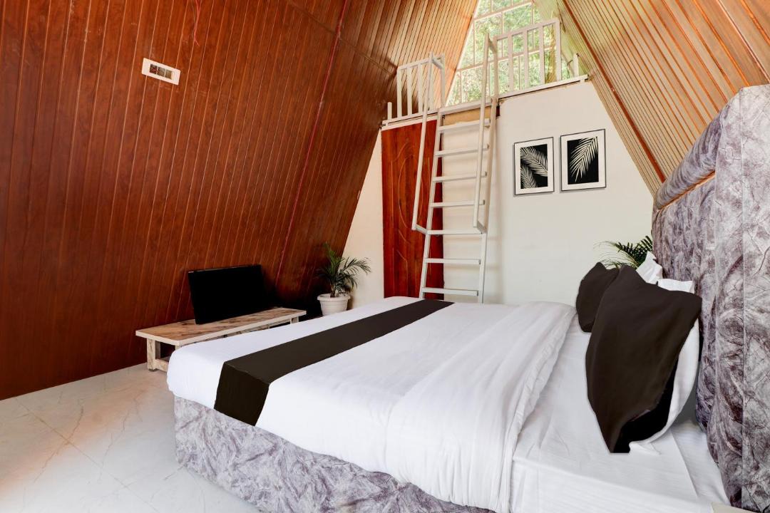 Photo of Bedroom in Tapovan