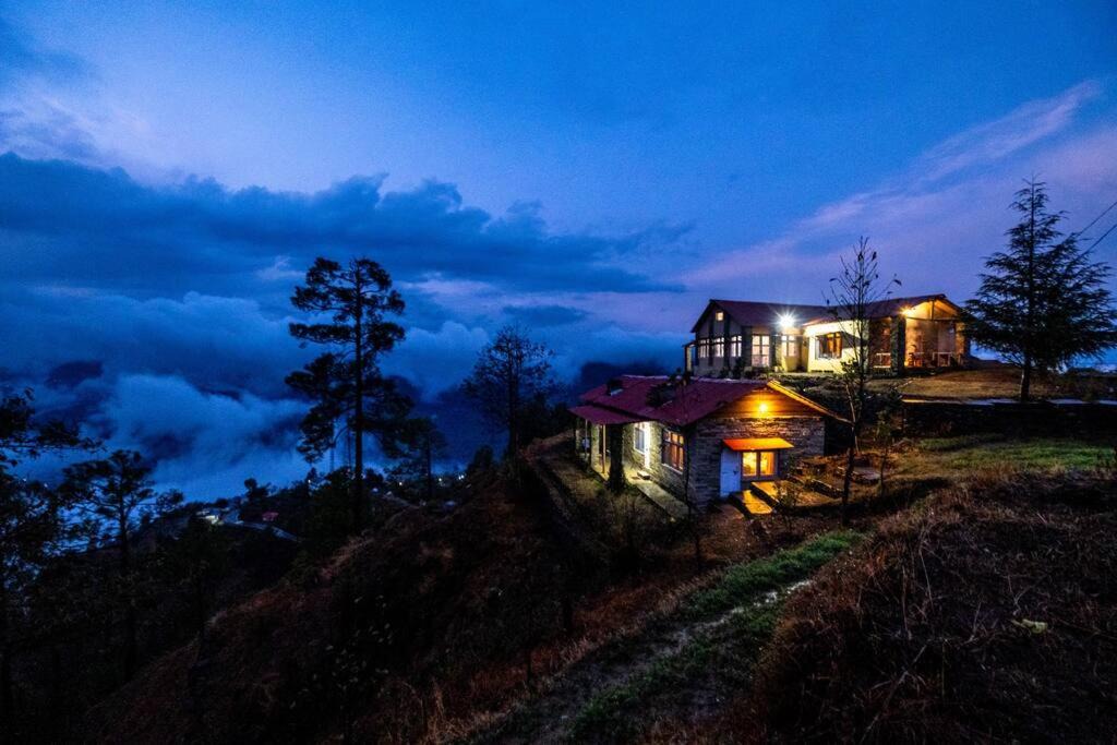 Photo of Others in Binsar