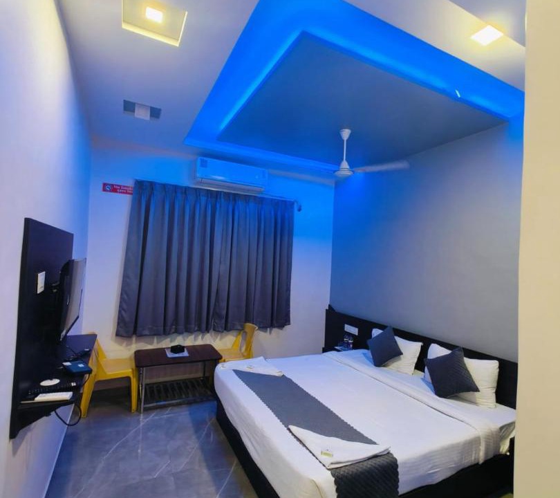 Photo of Bedroom in Akalkot