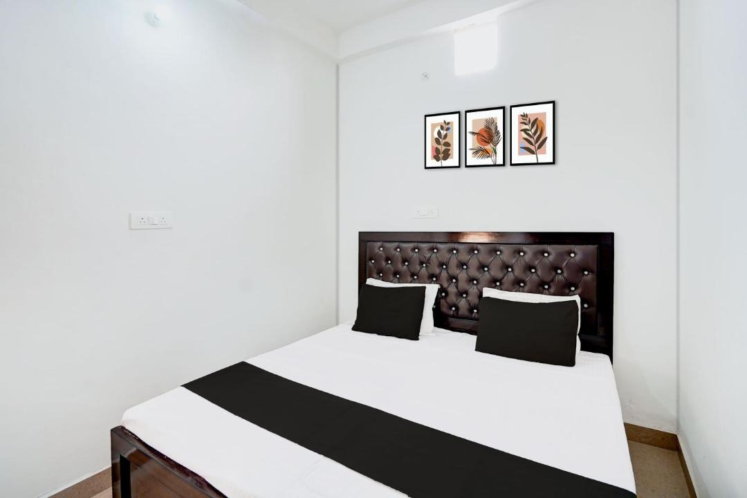 Photo of Bedroom in Derapur