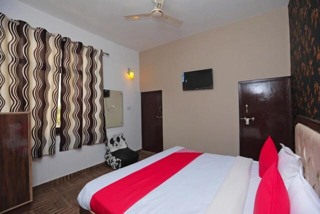 Photo of Bedroom in Taj Ganj