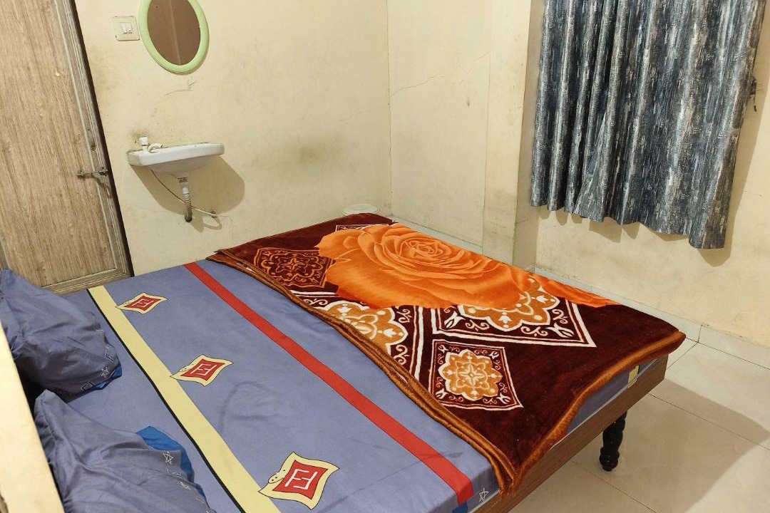 Photo of Bedroom in Khambhaliya