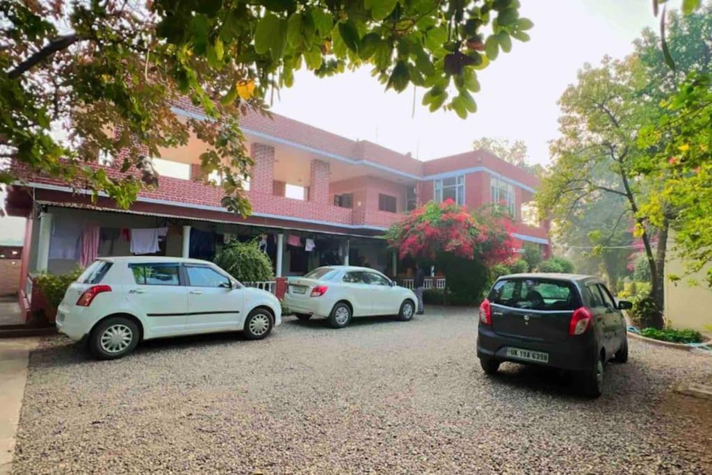 Photo of Buildings in Naina Range