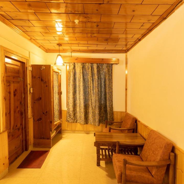 Photo of Others in Old Manali