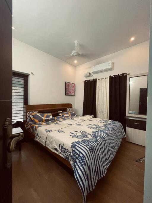 Photo of Bedroom in Kumbakonam