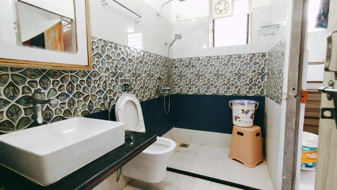 Photo of Bathroom in Abu Road