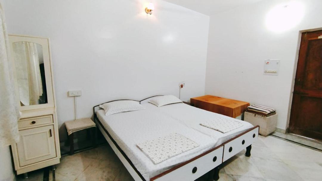 Photo of Bedroom in Abu Road