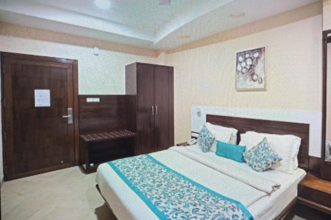 Photo of Others in Bedla