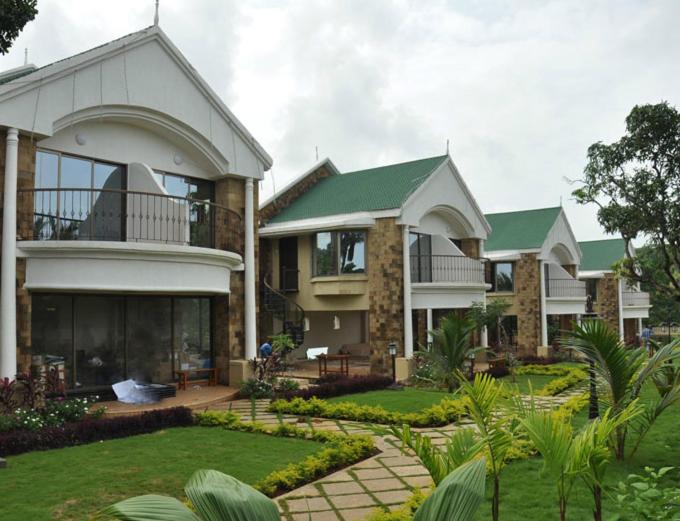 Photo of Buildings in Uttan