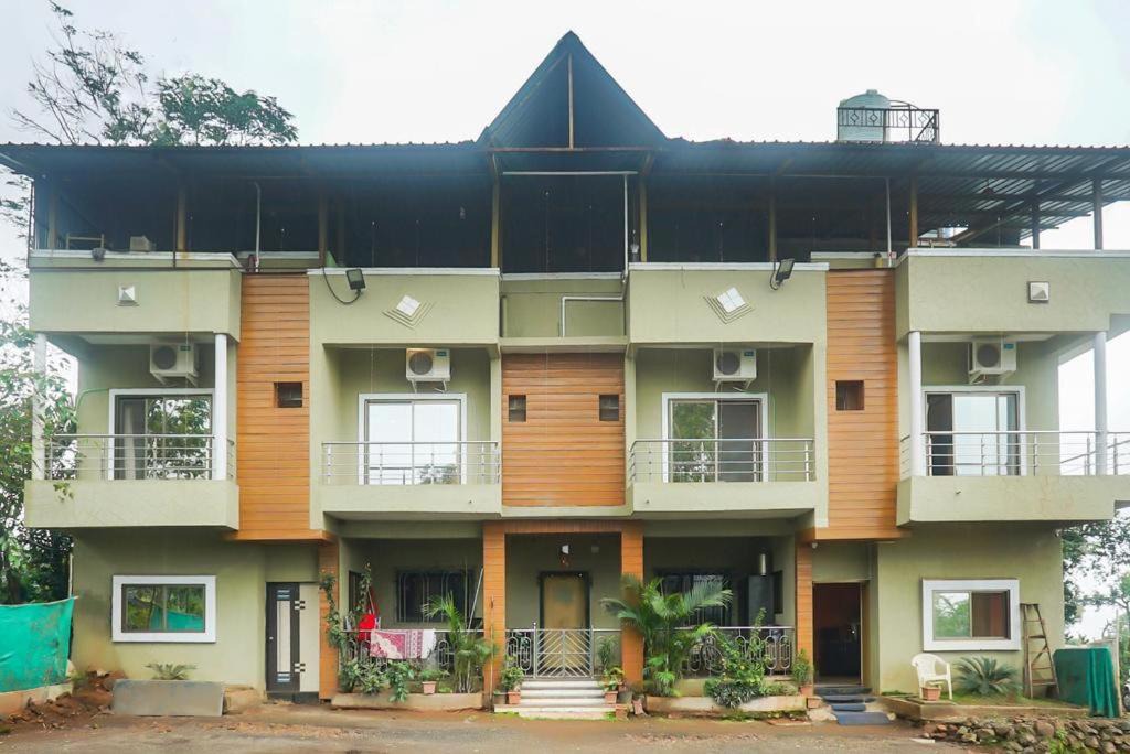 Photo of Buildings in Gureghar