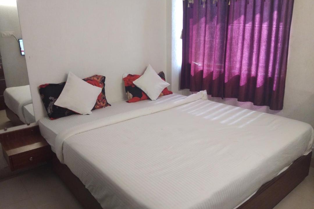 Photo of Bedroom in Mahabaleshwar