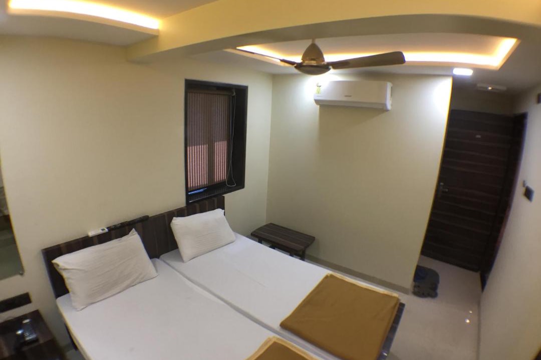 Photo of Bedroom in Malad East