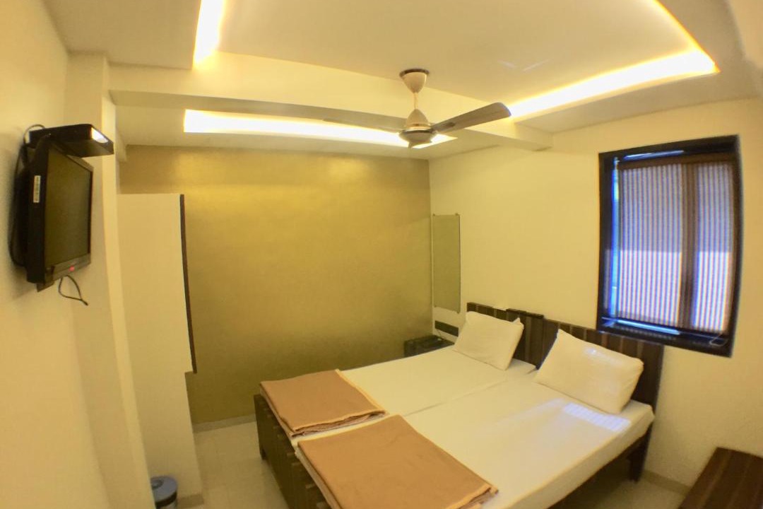 Photo of Bedroom in Malad East