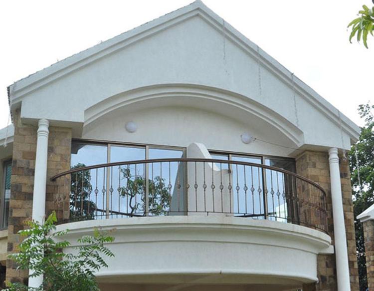 Photo of Buildings in Uttan