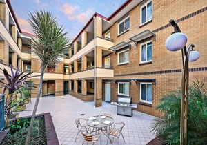 Comfort Inn & Suites Burwood