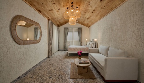 Junior Suite (Non Beach)