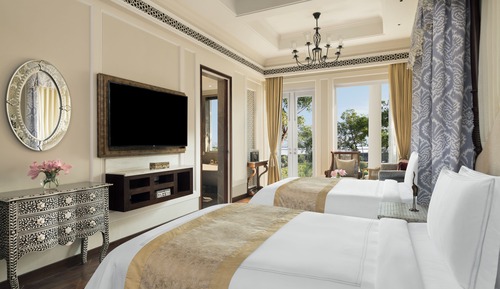 Flamingo Signature Room with Balcony Twin Bed