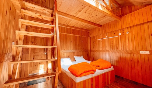 Deluxe Double Bed Ensuite with Balcony