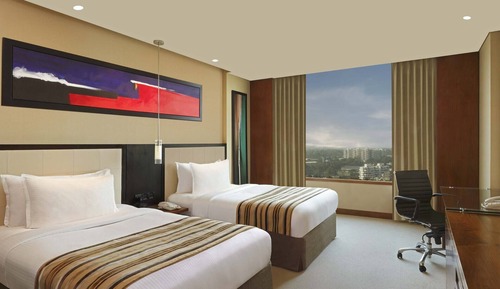 Deluxe Room Twin Beds