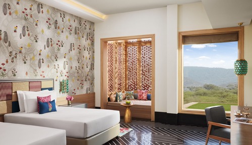 Luxury Room Twin Bed with Bathtub