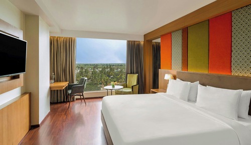 Premium Room, 1 King Bed, City View