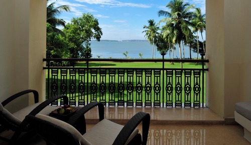 Room, 2 Twin Beds, Balcony, Pool View