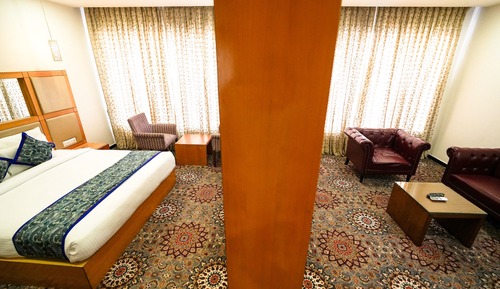 Valley View Suite