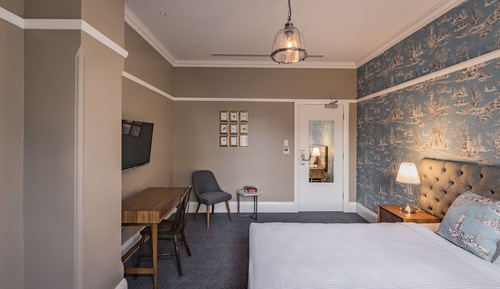 King Room, Shared Bathroom