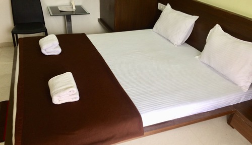 Deluxe Double Room, 1 King Bed, Mountain View
