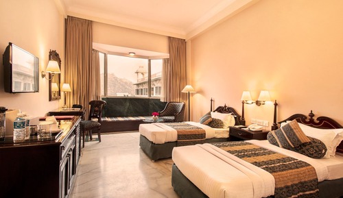 Royal Room Twin Bed 