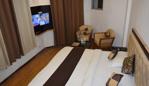 Superior Room, 1 King Bed, Smoking