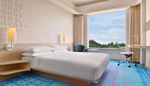 Deluxe Room, 1 Queen Bed, City View