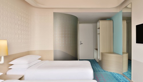 Deluxe Room, 2 Twin Beds, City View