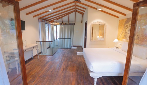 Chalet, Sea View