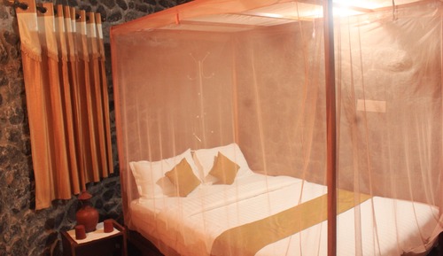 Honeymoon Room, Garden View